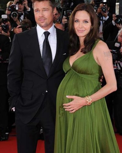 Angelina Jolie: Pregnancy Made Fashionable – The glowing mother-to-be takes 
